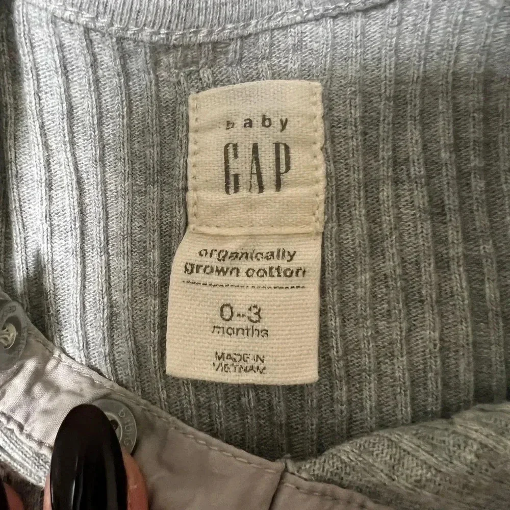GAP BUNDLE OF 3 SIZE 0-3 3-6M